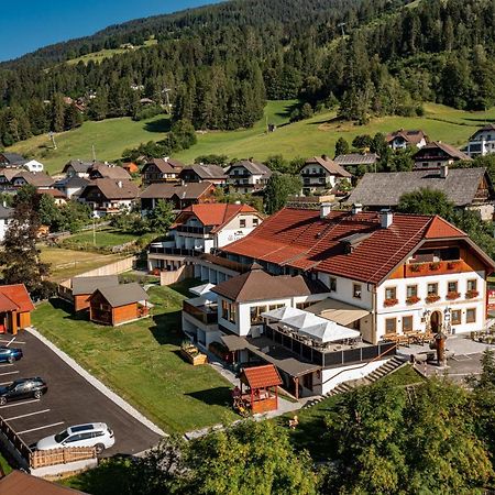 Hotel Die Metzgerstubn ザンクト・ミヒャエル・イム・ルンガウ エクステリア 写真