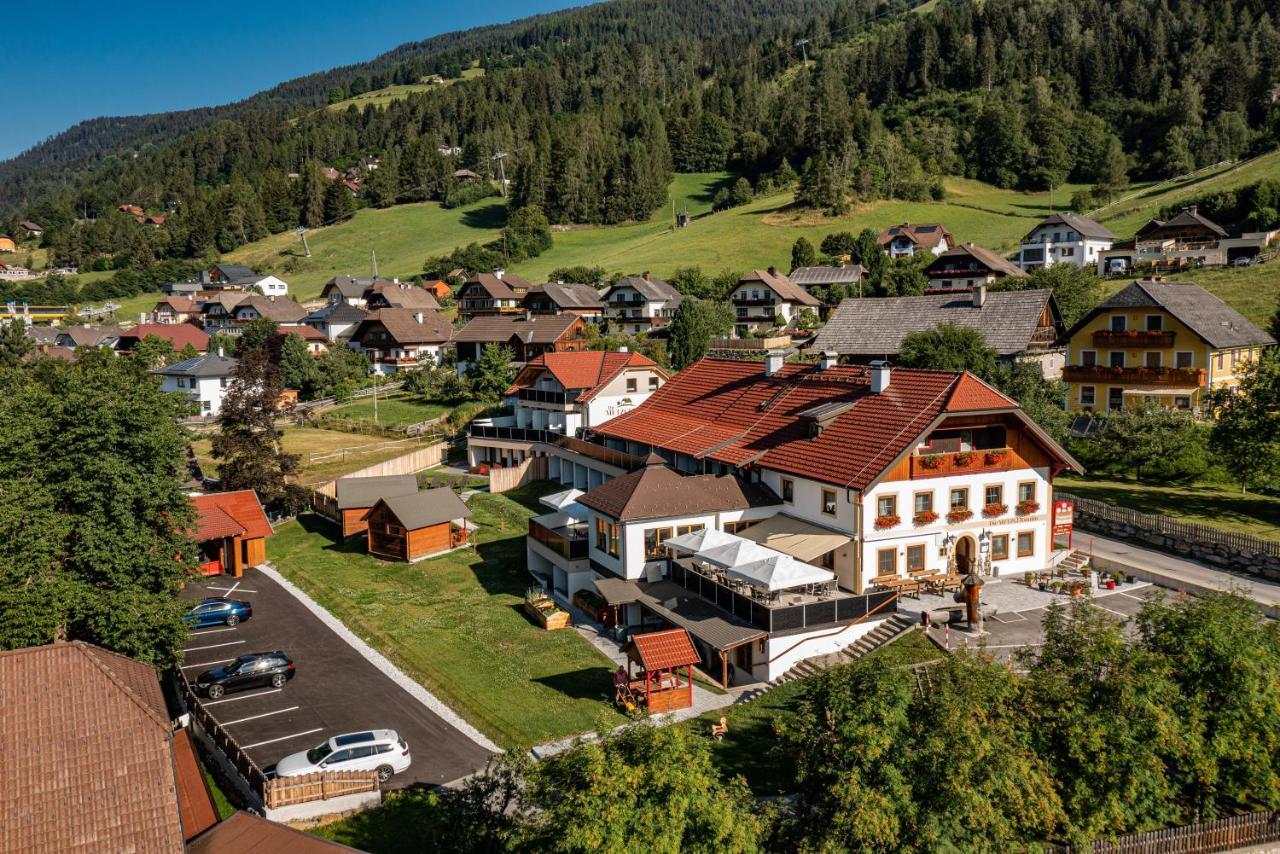 Hotel Die Metzgerstubn ザンクト・ミヒャエル・イム・ルンガウ エクステリア 写真